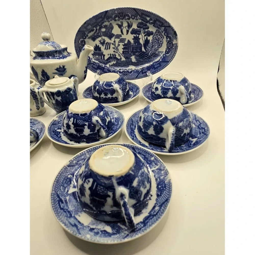 Blue Willow Tea Set 16 Peice Child's Set Japan